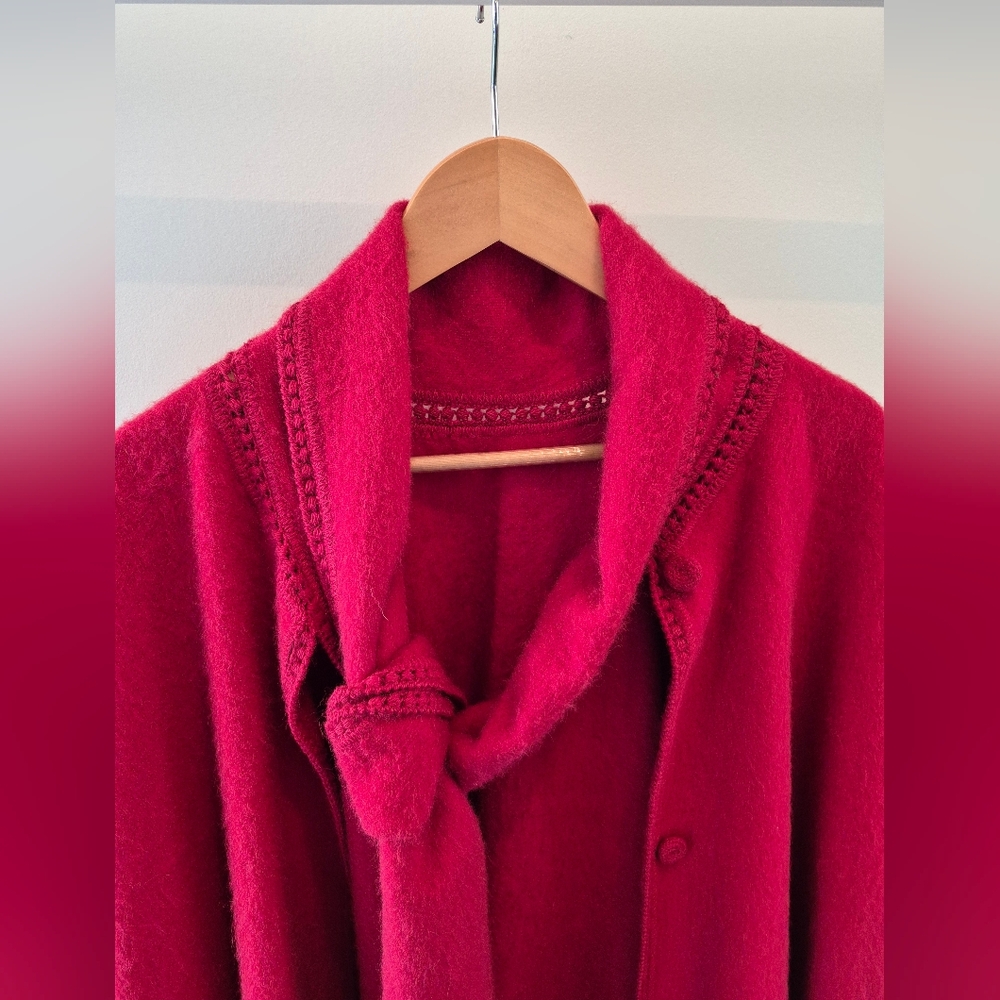 Alpaca Wool Cape In Red, Made In Peru - Picture 4 of 8